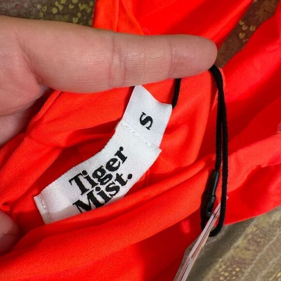 Tiger Mist Neon Coral Amazon Plunging Ruched Halter Dress Small NWT Flawed - Picture 7 of 10